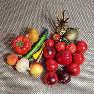 Vintage 1970's vegetables and fruit assorted mix for display 21 pieces